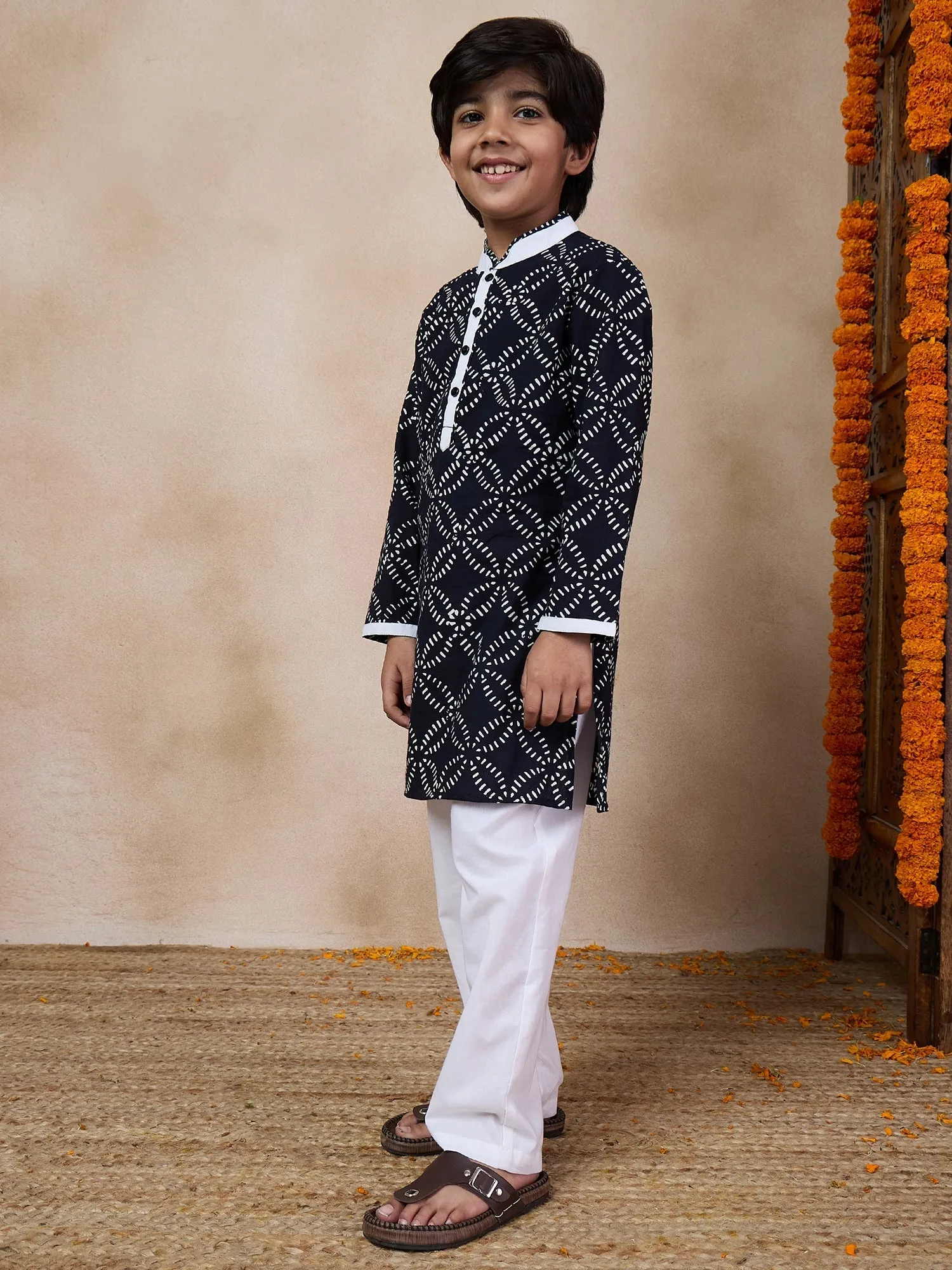 Boys Ethnic Motifs Printed Mandarin Collar Kurta With Pyjamas