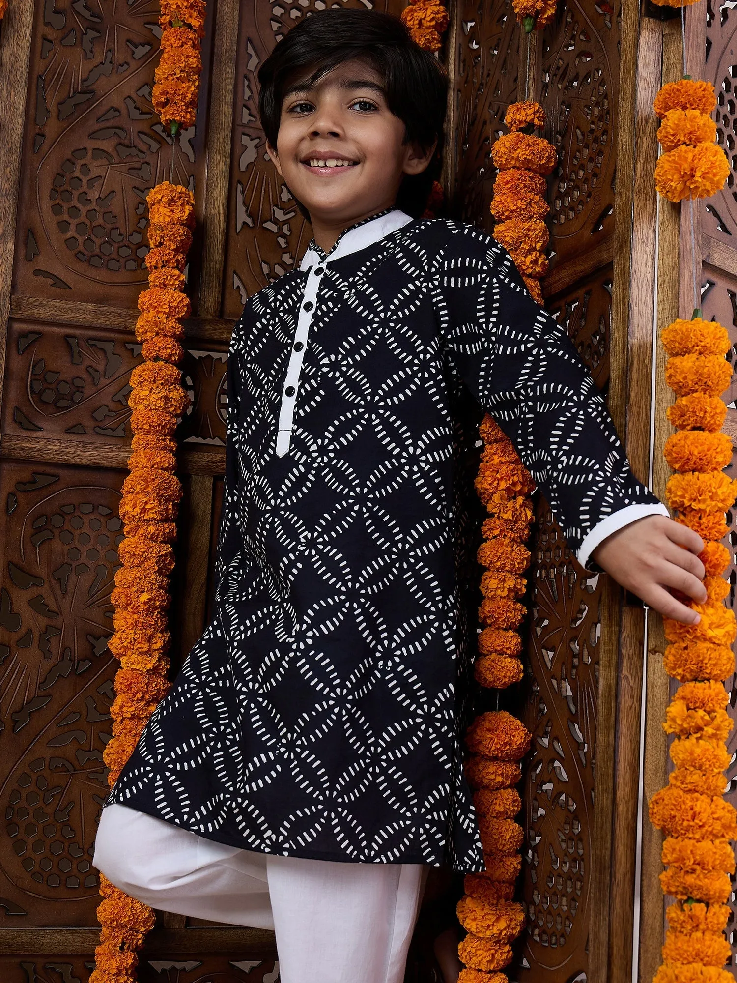 Boys Ethnic Motifs Printed Mandarin Collar Kurta With Pyjamas