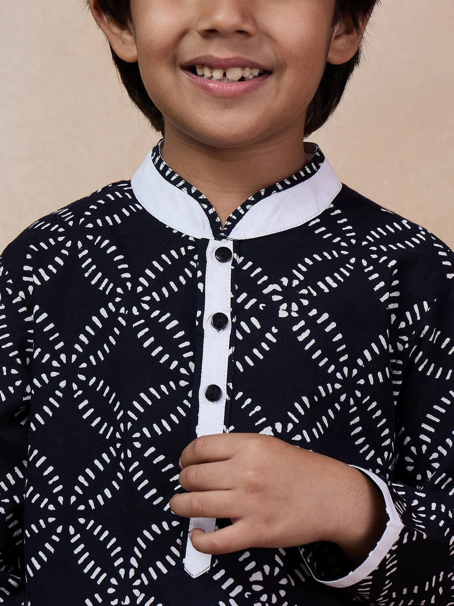 Boys Ethnic Motifs Printed Mandarin Collar Kurta With Pyjamas