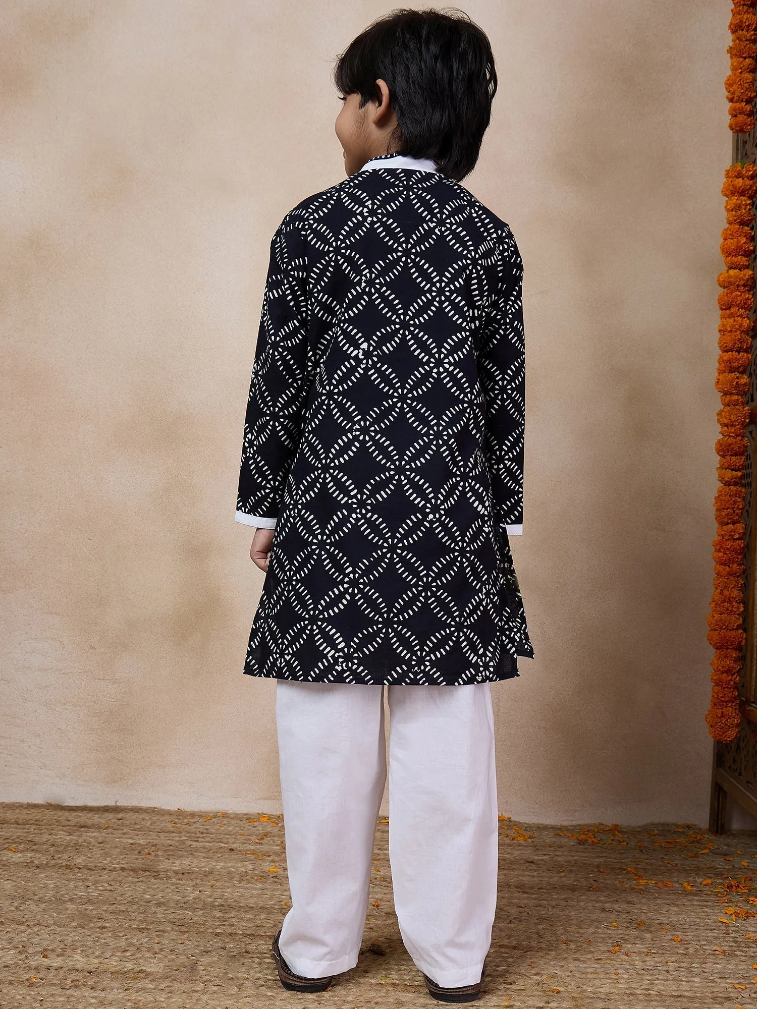 Boys Ethnic Motifs Printed Mandarin Collar Kurta With Pyjamas