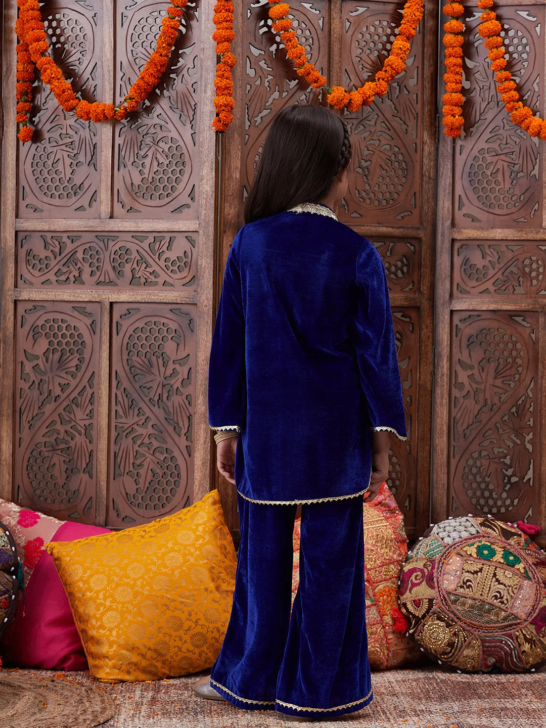 Girls Yoke Design Mandarin Collar Regular Gotta Patti Velvet Kurta With Salwar