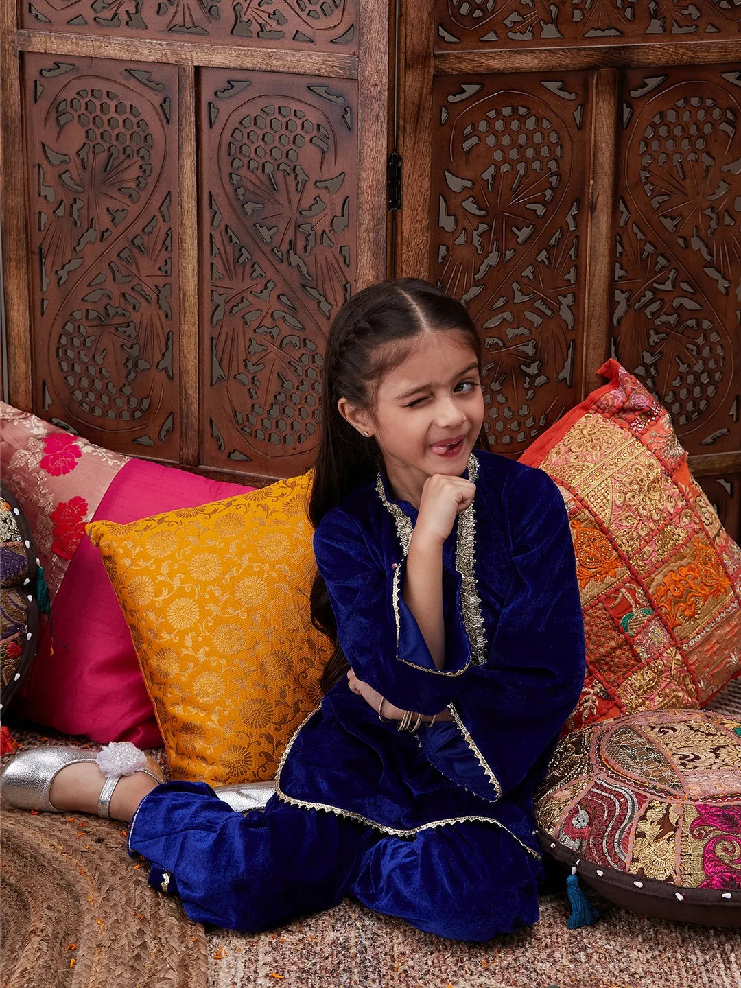 Girls Yoke Design Mandarin Collar Regular Gotta Patti Velvet Kurta With Salwar