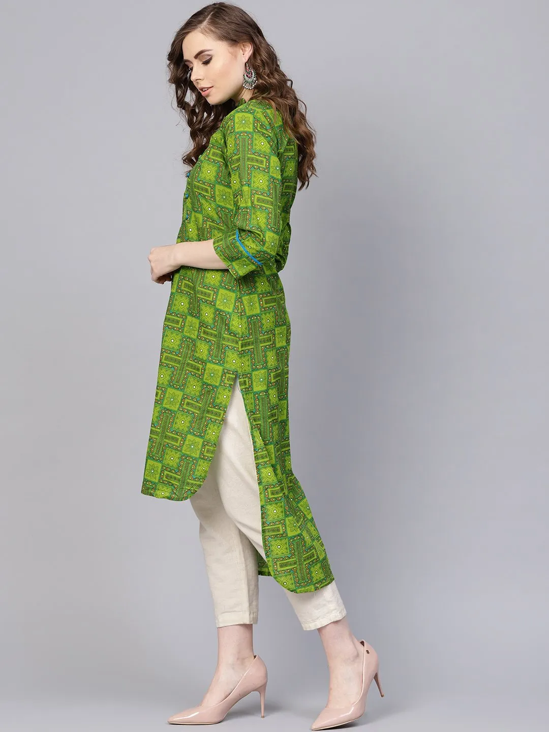 Green Geometric Printed With Closed Collar And Side Placket