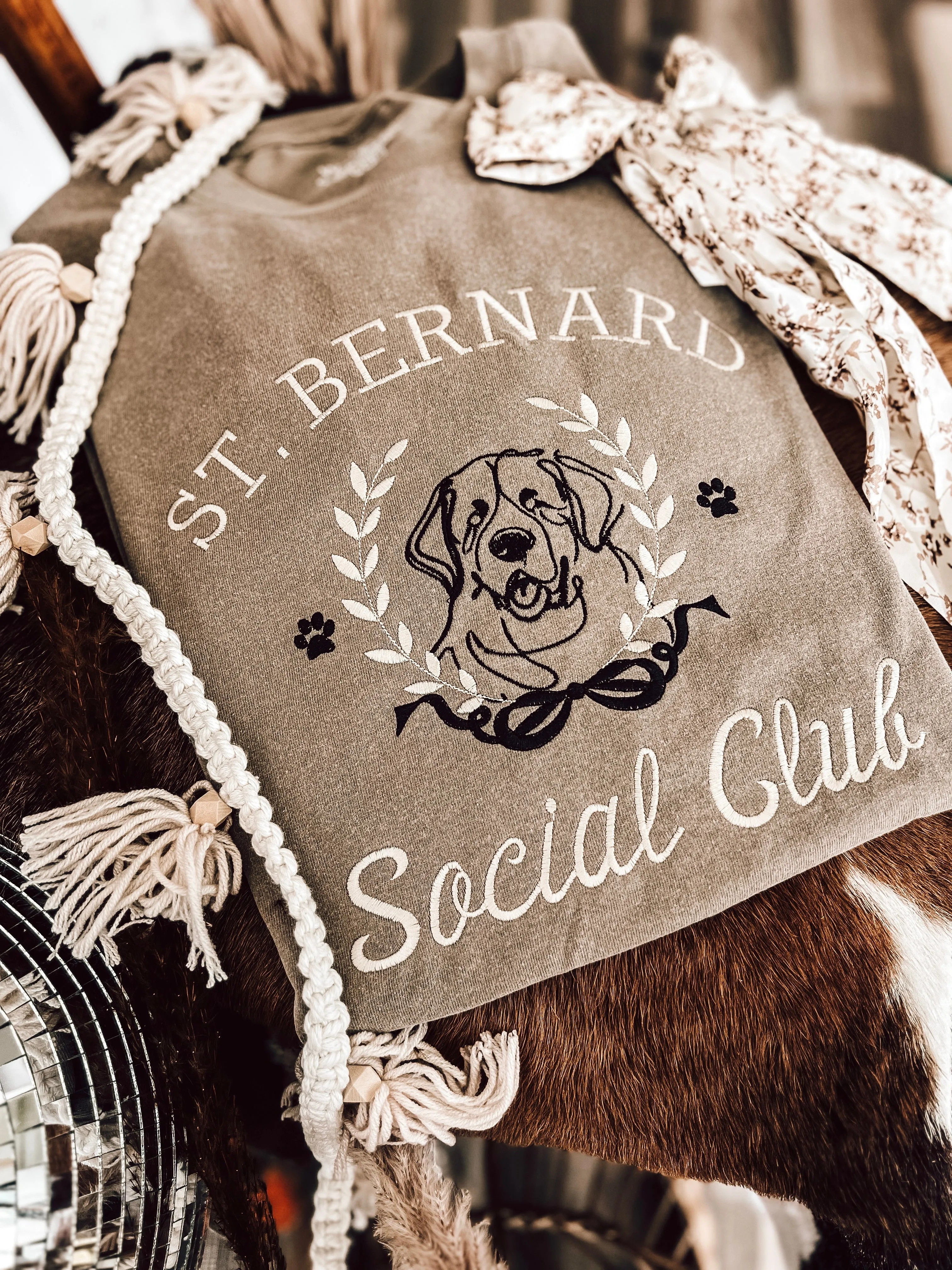Social Dog Club| CUSTOM SWEATSHIRT